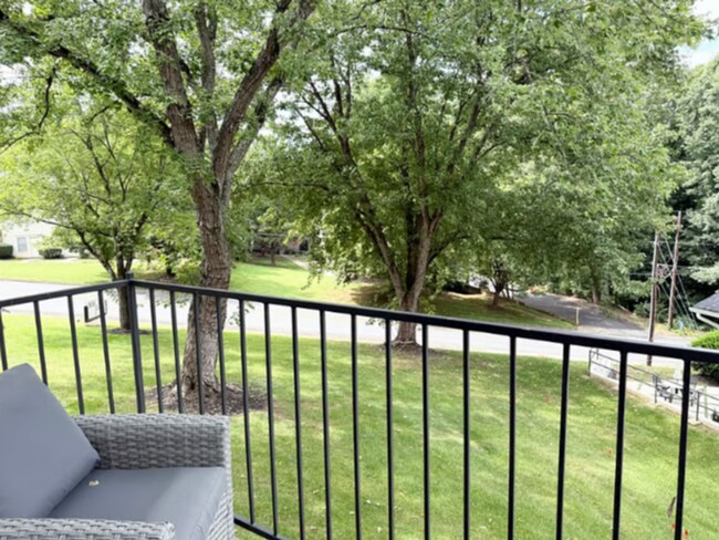 Building Photo - 1 Bed, 1 Bath Furnished Apartment  – Great Location & Amenities! Flexible Lease Terms Available