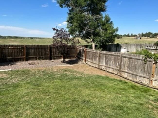 Building Photo - 3 Bedroom Home w Extra Room and 2 Car Garage in Stratford Lakes!