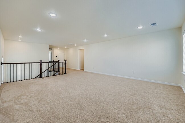 Building Photo - 14810 Vienna Cir