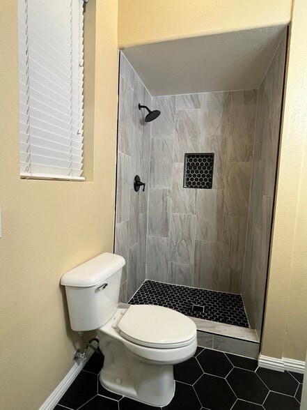 Building Photo - 8089 Villa Del Cielo St