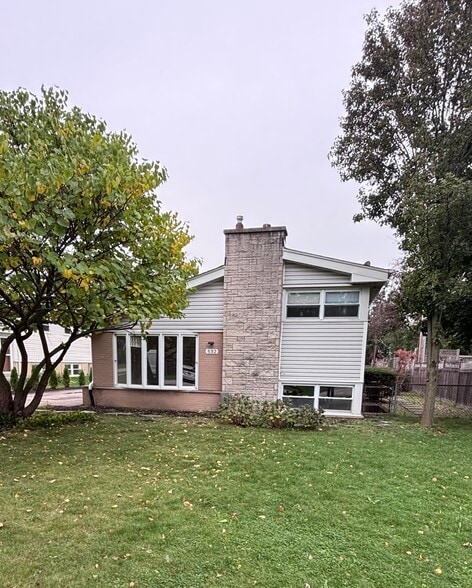 Primary Photo - 532 Warren Rd