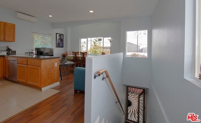 Building Photo - 8510 1/2 San Pedro St