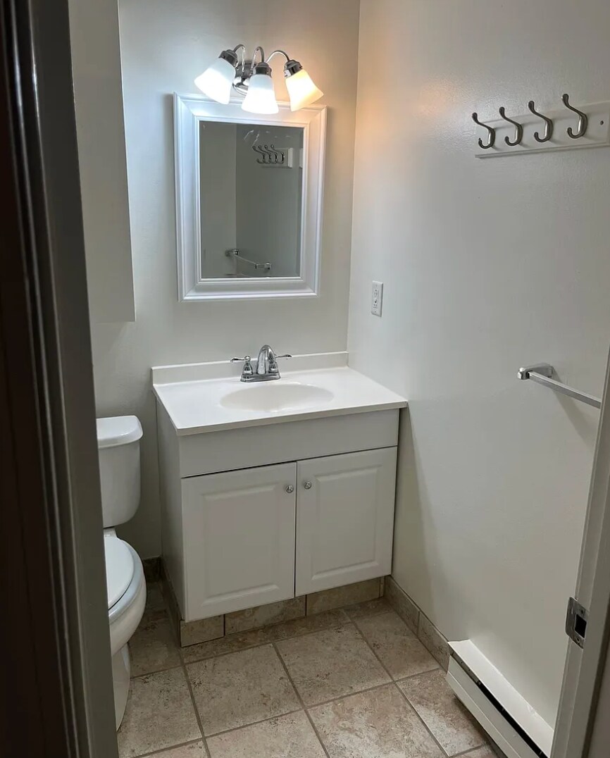 Building Photo - 42 N Main St