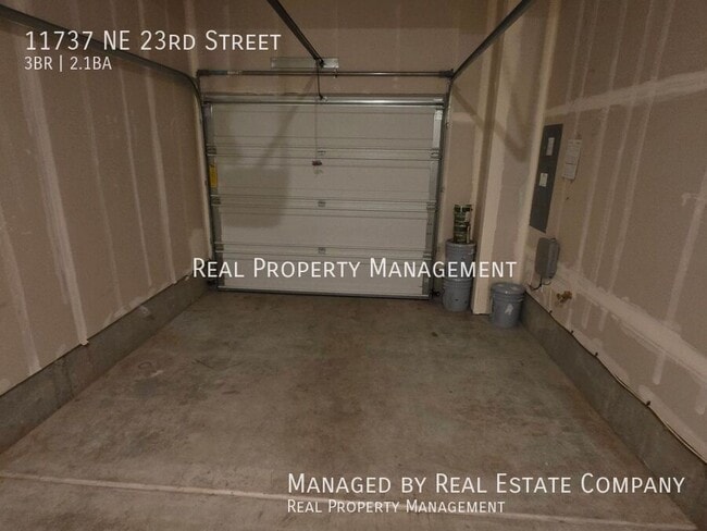 Building Photo - 11737 NE 23rd St