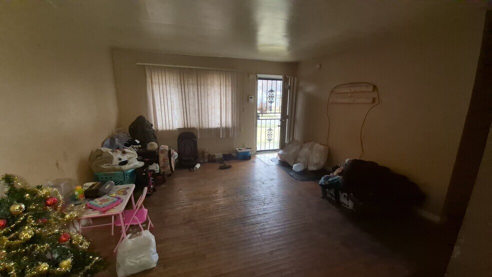 Building Photo - 622 W York Ave