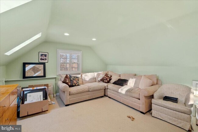 Building Photo - 2412 N Columbus St