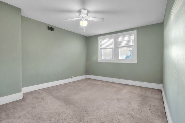 Building Photo - 1644 McFarland Rd