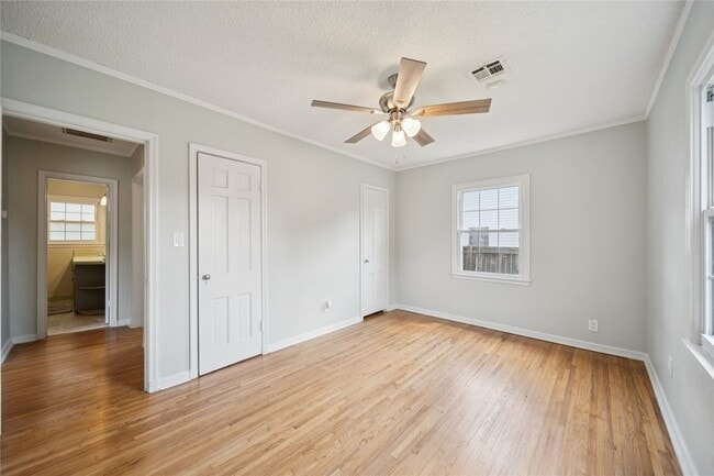 Building Photo - 1417 S Quebec Ave