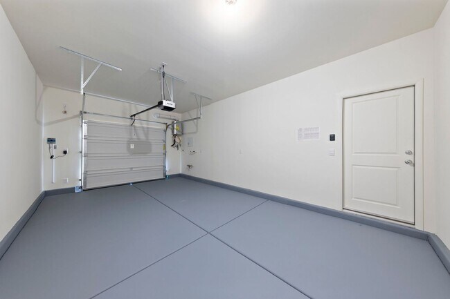 Building Photo - Spacious Single Level with Stunning Mounta...