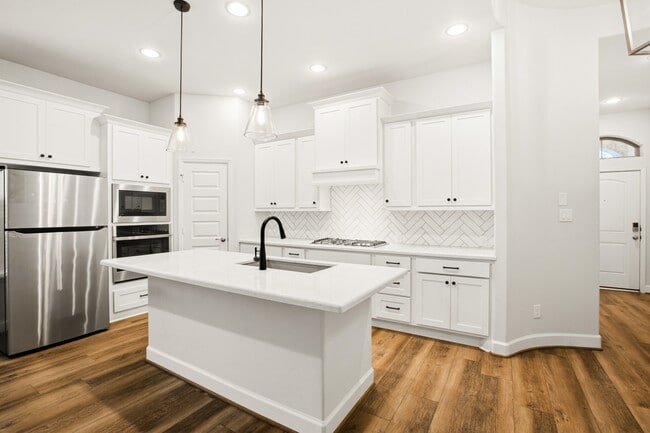 Building Photo - 2539 Summer Peach St
