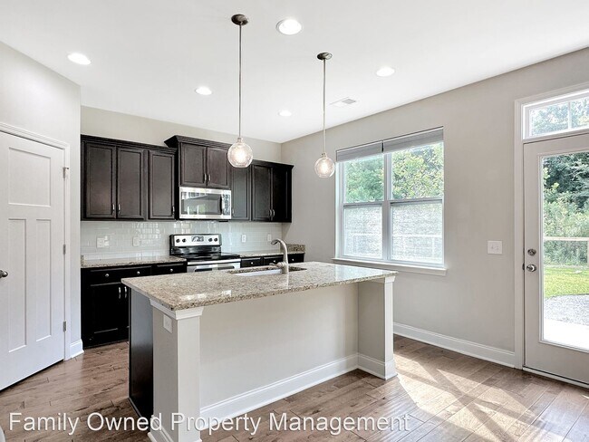 Building Photo - 3 br, 2.5 bath House - 206 Wathen Drive