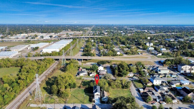 Building Photo - 3508 Omega St