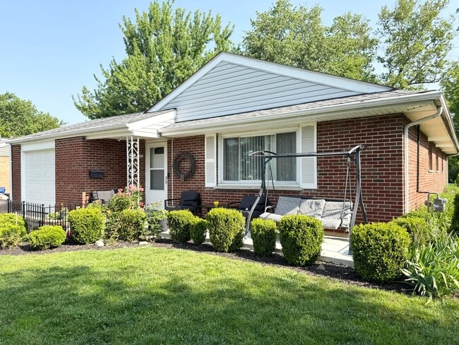 Primary Photo - 4644 Broadhurst Dr