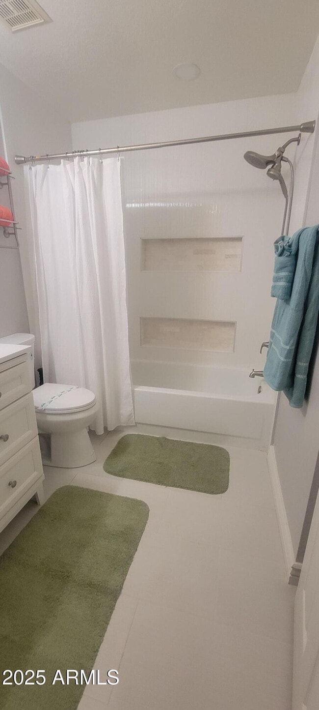 Building Photo - 9708 E Vía Linda