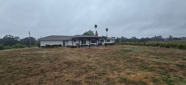 Building Photo - 1830 Olivet Rd