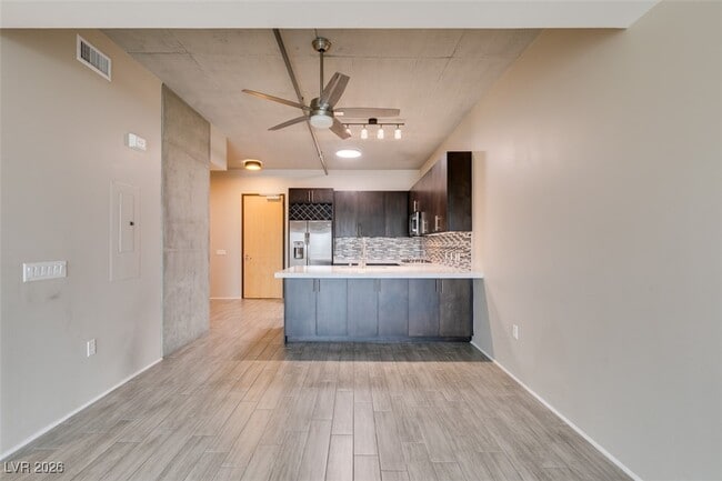 Building Photo - 353 E Bonneville Ave