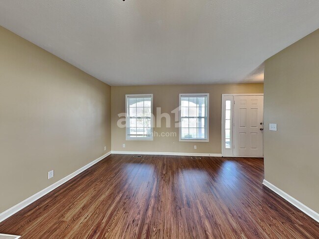 Building Photo - 3368 Marrast Dr