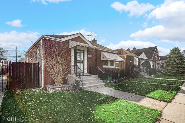 Building Photo - 3 Bed 2 Bath is West Elsdon neighborhood o...