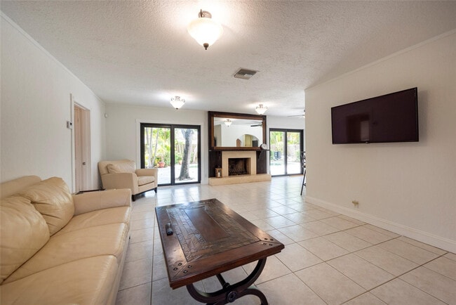 Building Photo - 3412 Leigh Rd