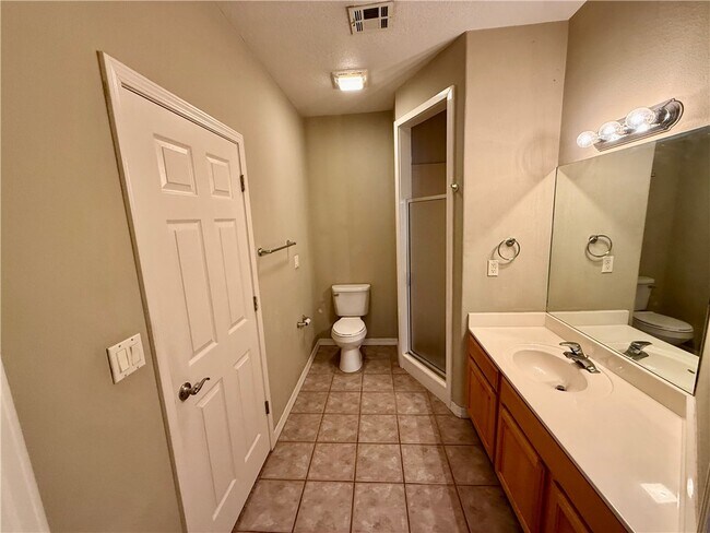 Building Photo - 4214 N Meadow View Dr
