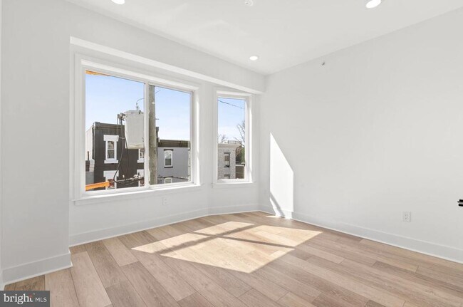 Building Photo - 5034 Florence Ave