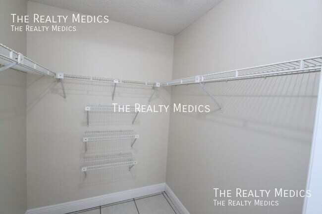 Building Photo - 7761 Country Pl