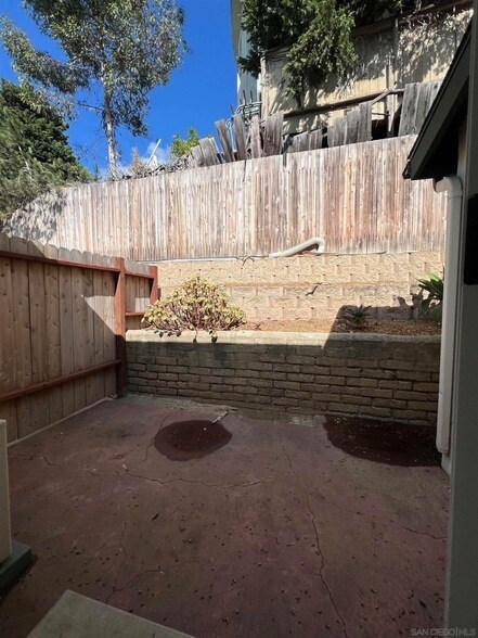 Building Photo - 2529 State St