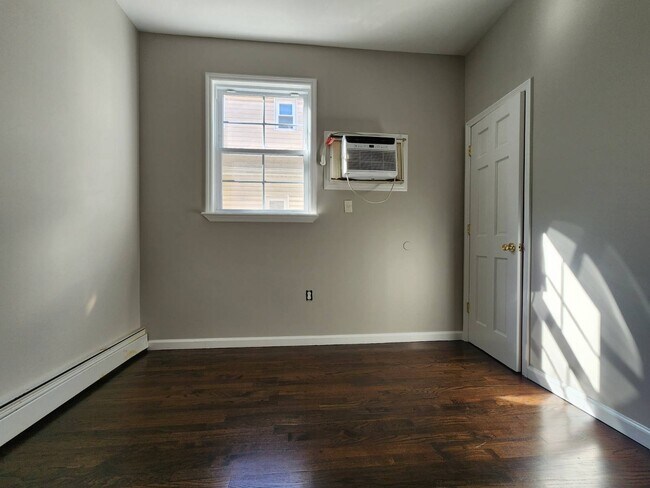 Building Photo - 176-31 130th Ave