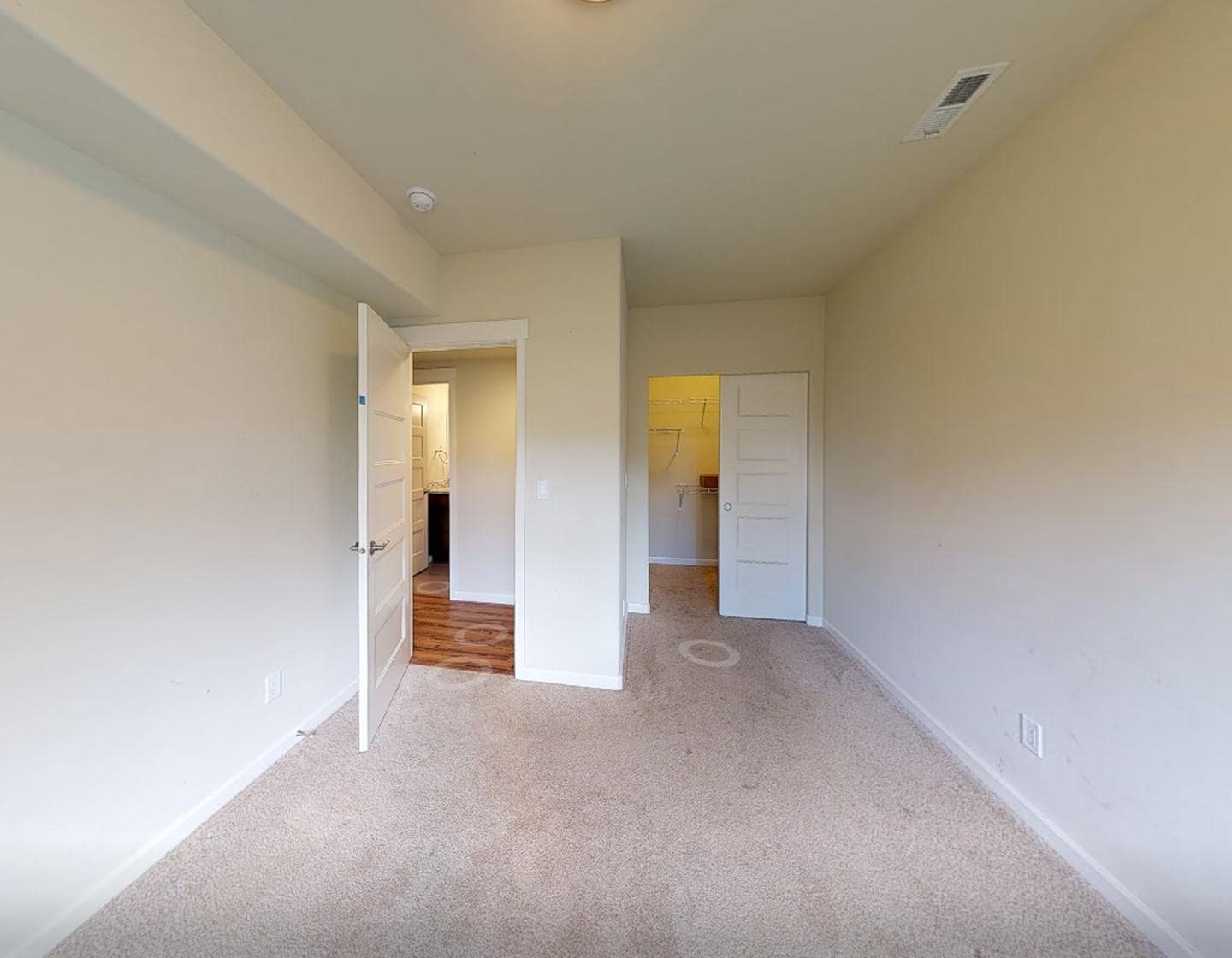 Building Photo - 3330 S Holly St