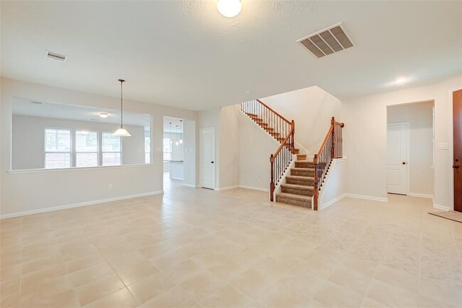 Building Photo - 15910 Copper Oak Ln