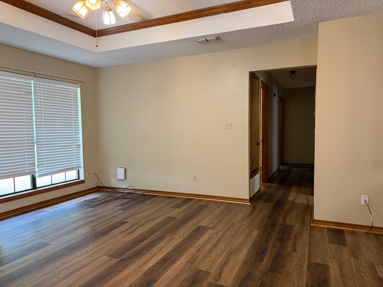 Building Photo - 107 David Dr
