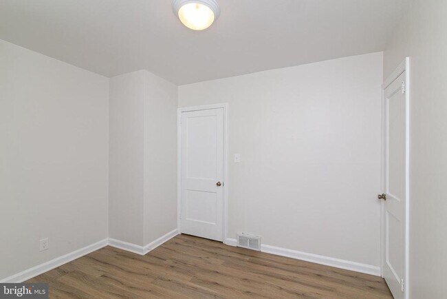 Building Photo - 1001 Armistice Dr