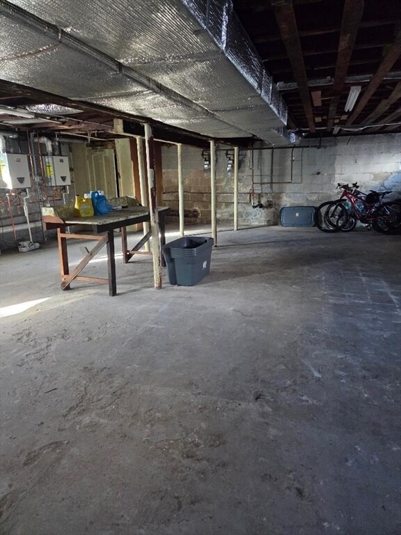 Building Photo - 56 Needham St