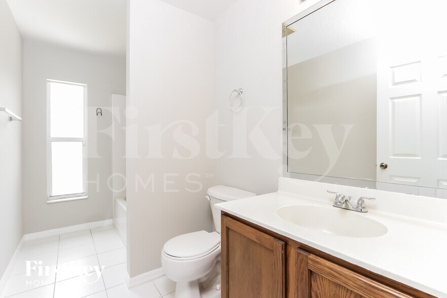 Building Photo - 3526 SW Rosardo St