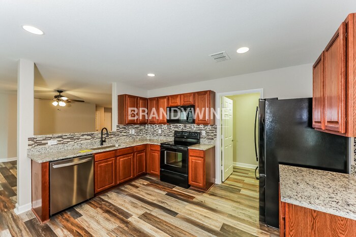 Building Photo - 510 Blue Sage