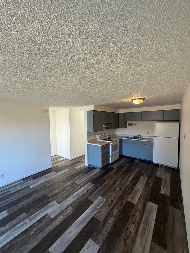 Primary Photo - 2.2 Miles to Oregon Tech and Sky Lakes Med...