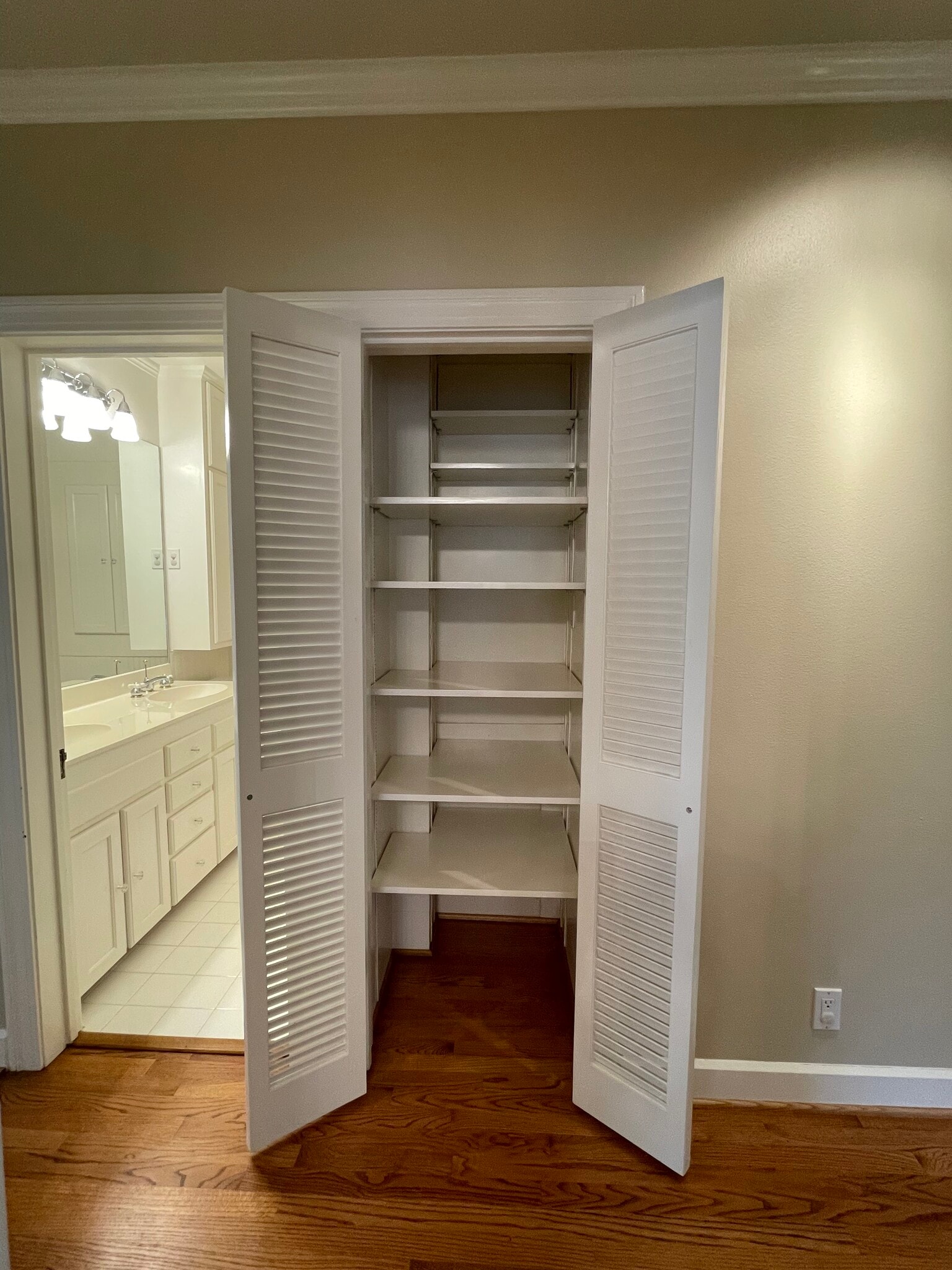Hall closet - 1500 Preston Ave