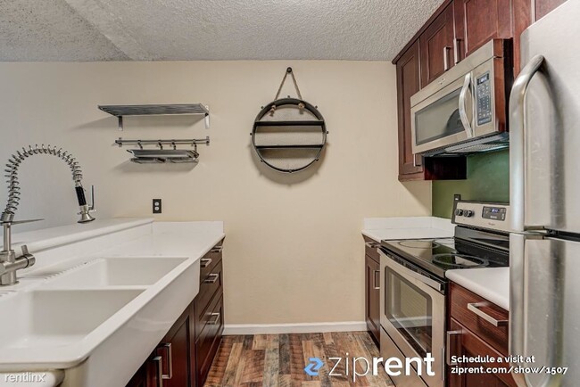 Building Photo - 1 br, 1 bath Condo - 1457 N Camino Alto, V...