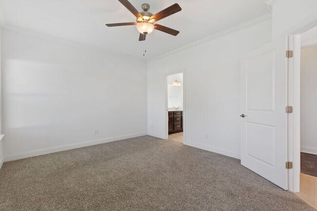 Building Photo - 429 Guethlein Dr