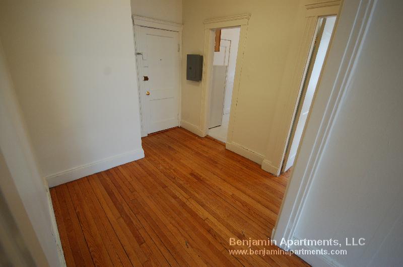Building Photo - 133 Sutherland Rd