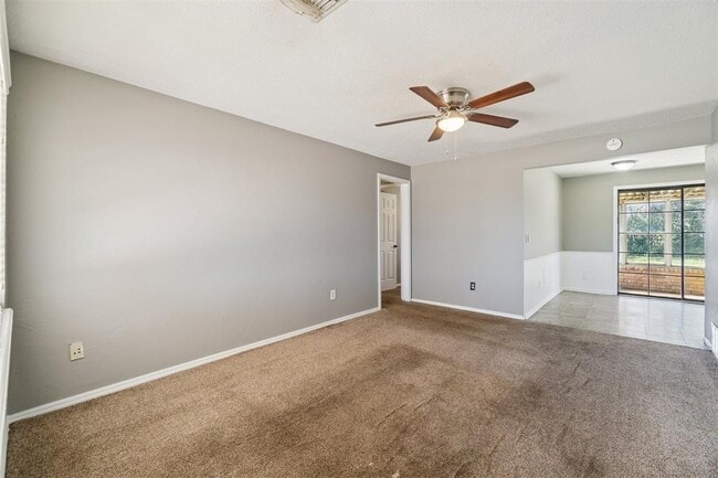 Building Photo - 4009 Vickie Dr