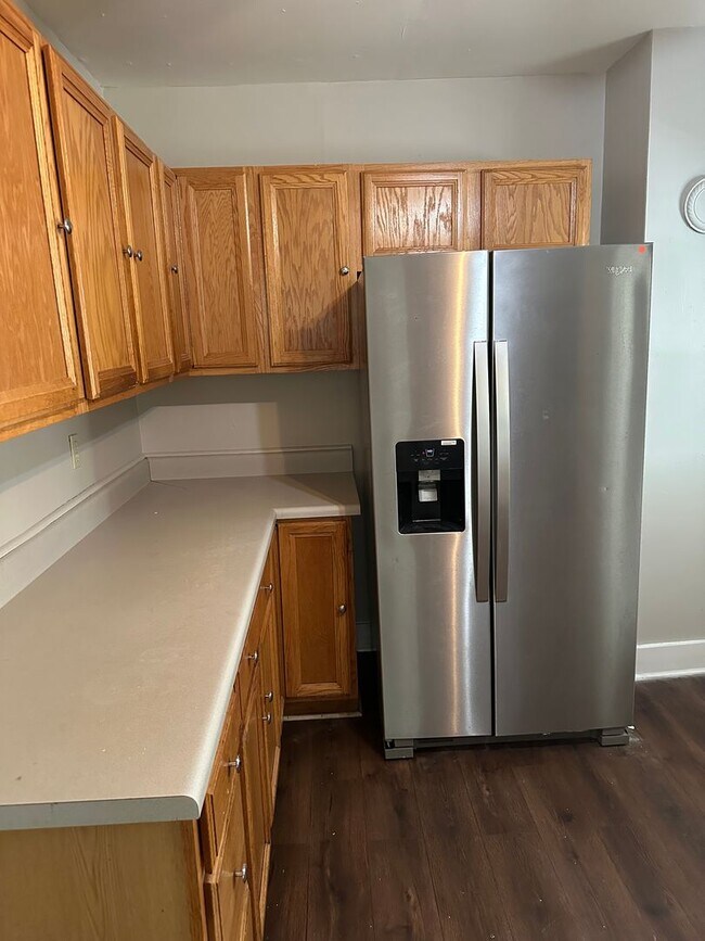 Building Photo - 2 Bedroom 1 Bath Home In Greenville !Home ...