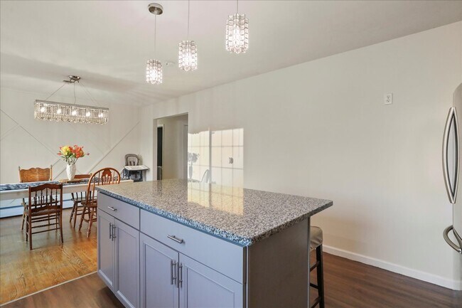 Building Photo - 13715 Dixie Dr