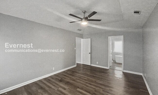 Building Photo - Modern Living in Saddle Bridge with Private Patio / 4 Beds and 2.5 Bath / Available Now!