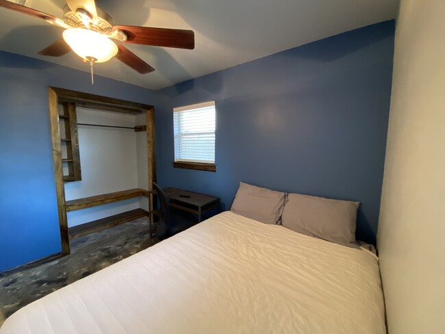 Bedroom 4 Alternate View - 1406 E Boyd St