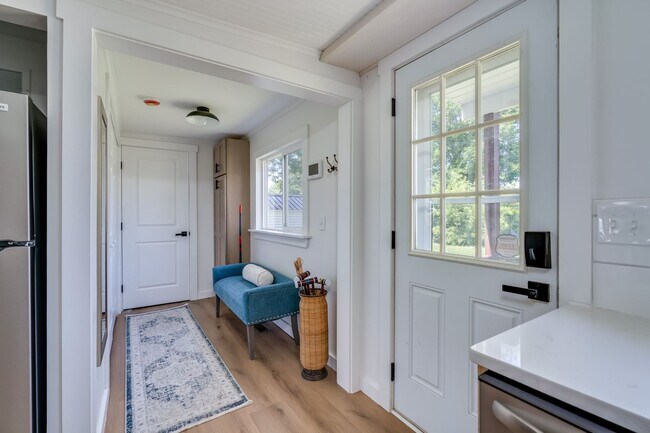 Building Photo - **Furnished Winter Rental** - Sackets Harbor