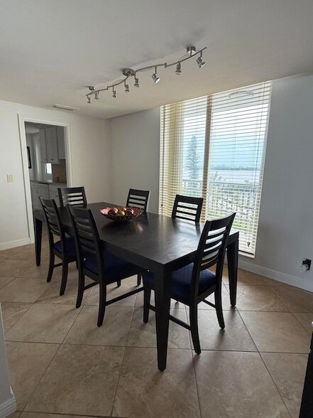 Building Photo - 5400 N Ocean Dr