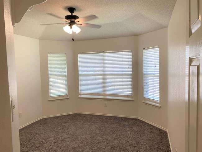 Building Photo - **BEAUTIFUL WESTCHESTER PARK HOME**