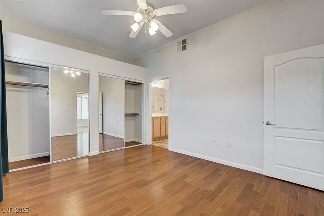 Building Photo - 2305 W Horizon Ridge Pkwy