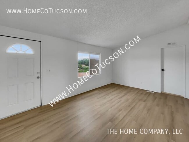 Building Photo - 1591 W Patton St